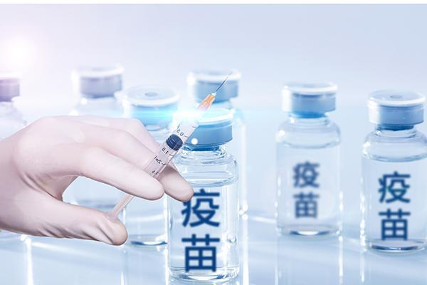 我國新冠疫苗累計接種近24億劑次，專家回應熱點問題
